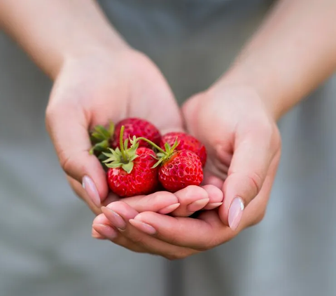 Apa Itu Strawberry Generation? Mengapa Mereka Rapuh? Ini Penjelasannya