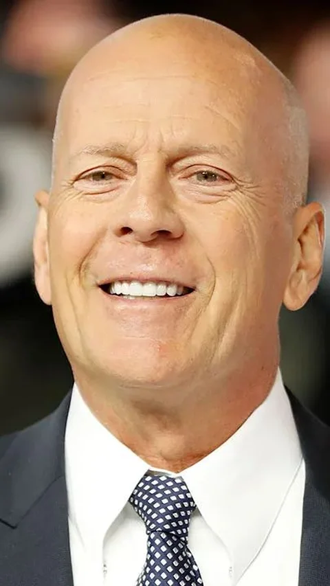 Bruce Willis, aktor berusia 68 tahun, telah dihadapkan pada tantangan yang sulit setelah didiagnosis menderita demensia frontotemporal.