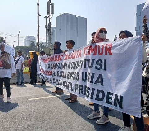 Massa Padati Area Patung Kuda Jakarta, Dukung MK Soal Batasan Usia Capres-Cawapres