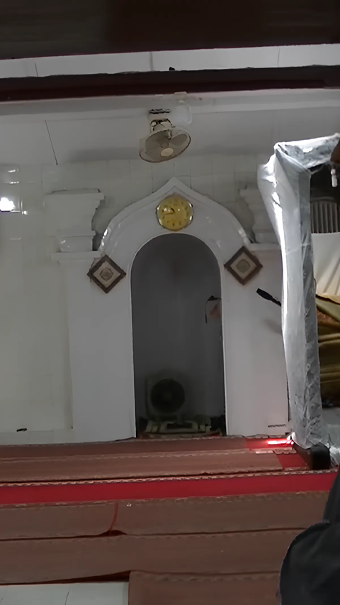 Mengunjungi Masjid Unik Dog Jumeneng Cirebon yang Berusia 500 Tahun, Muazinnya Ada 4