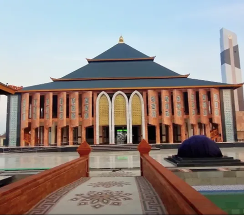 Megah dan Besar, Ini Potret Masjid Syarif Abdurrahman di Komplek Makam Sunan Gunung Jati yang Dibangun oleh Kasad Dudung