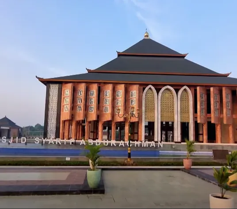 Megah dan Besar, Ini Potret Masjid Syarif Abdurrahman di Komplek Makam Sunan Gunung Jati yang Dibangun oleh Kasad Dudung