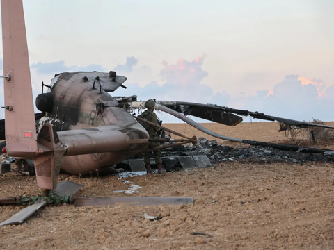 FOTO: Penampakan Hancur Helikopter CH-53 Yasur Israel yang Ditembak Hamas dengan Rudal Anti-Tank