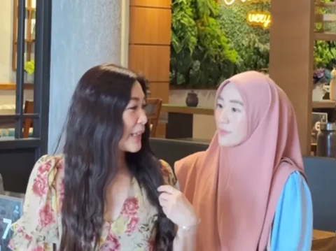 Hangout Bareng, Penampilan Ibu Larissa Chou Curi Perhatian