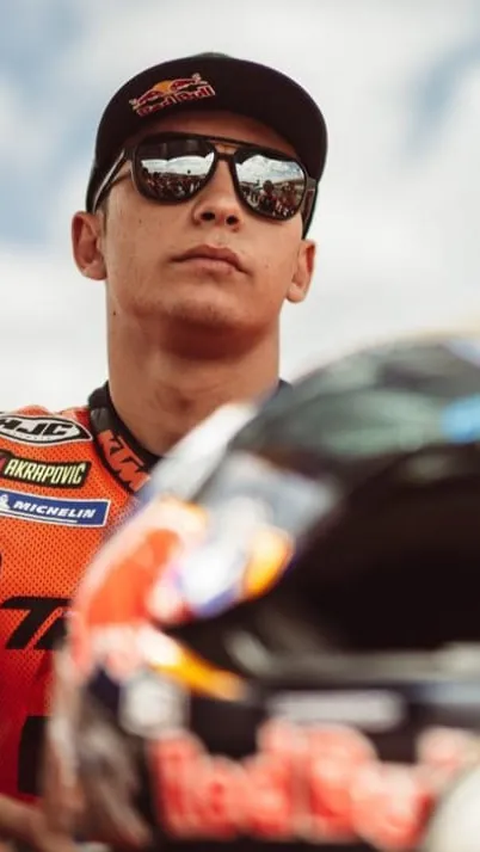 Pembalap MotoGP Raul Fernandez Unggah Nonton Drag Race di Bali, Vibesnya Seperti Warga Lokal<br>