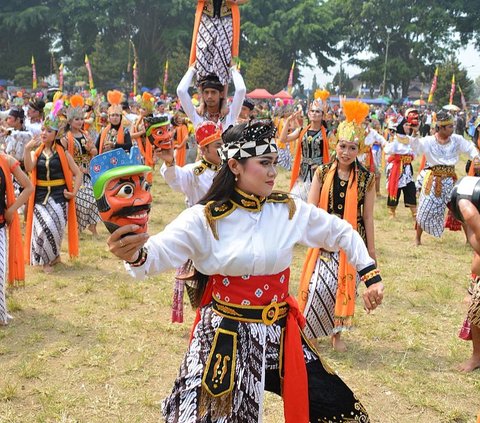 Keseruan Seni Tari Lengger Berkolaborasi dengan Musik Jazz di Banyumas, Bikin Penonton Terpukau