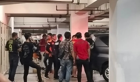 Ketiga polisi yang dilaporkan ke Ditpropam Polda Jatim itu antara lain, Kasi Humas Polrestabes Surabaya, Kanit Reskrim beserta Kapolsek Lakarsantri.