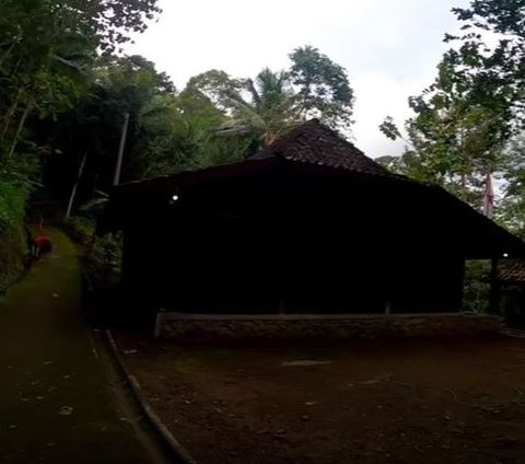 Mengunjungi Rumah Masa Kecil WR Supratman di Purworejo, Terletak di Tengah Hutan Rimbun