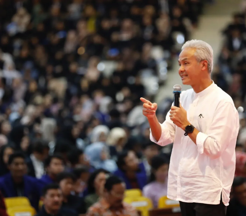 Ganjar Ajak Mahasiswa Tangkap Peluang Pengembangan Ekonomi Biru dan Hijau