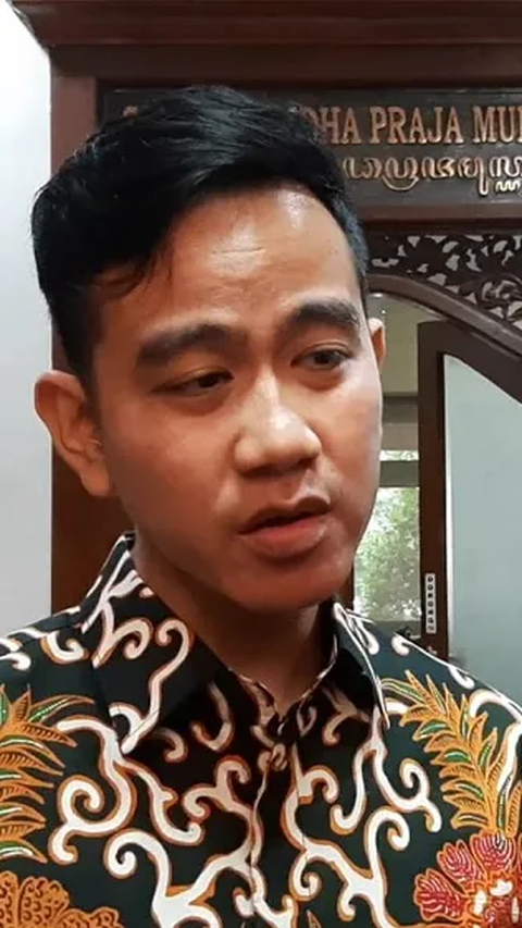 Gibran Tulis Cuitan Tertawa, Respon MK Tolak Batas Usia Capres & Cawapres?