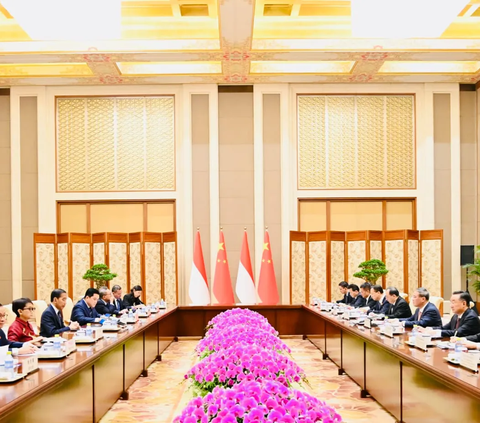Bertemu PM Li Qiang, Presiden Jokowi Minta China Segera Cairkan Investasi di IKN