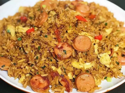 8. Nasi Goreng Kecap Sosis