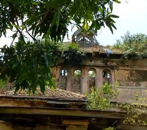 Menjelajahi Istana Gedung Kuning Semarang, Bangunan Megah Peninggalan Belanda yang Kini Terbengkalai