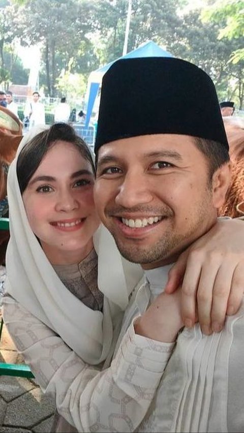 Tak Malu Pamer Kemesraan, Intip Potret Romantis Emil Dardak dan Arumi Bachsin