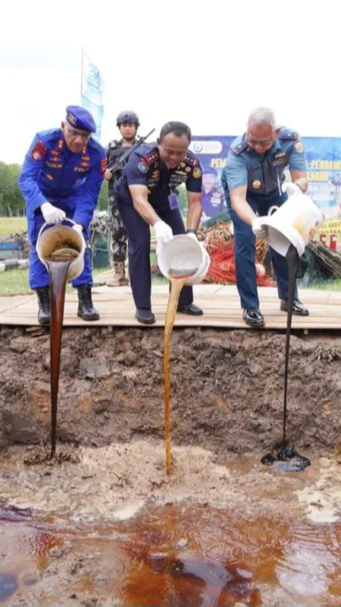 PSDKP KKP Musnahkan Alat Penangkap Ikan Merusak & Pakan Tak Terdaftar