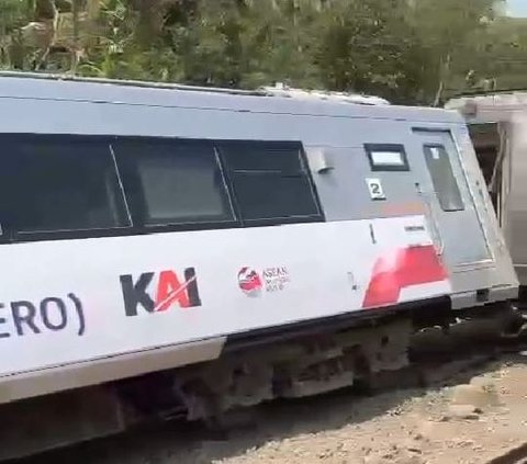 Dua Kereta Anjlok, Jalur Stasiun Wates dan Sentolo Ditutup