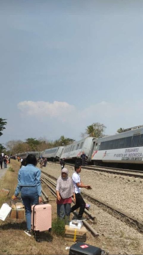 Kemenhub Kirim Kereta Luar Biasa untuk Evakuasi Korban KA Argo Semeru dan Argo Wilis<br>