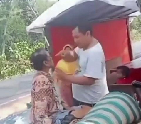 Viral Pria di Grobogan Tampar dan Ludahi Nenek-Nenek, Ini Kronologinya