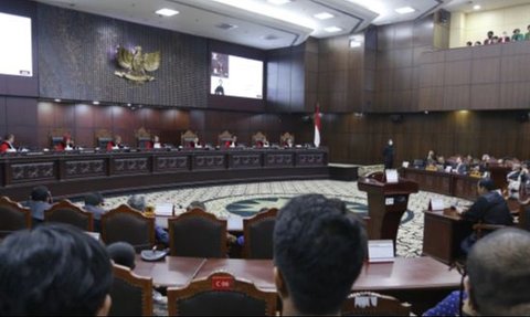 MK Kabulkan Gugatan Batas Usia Capres, Kenapa Ambang Batas Presiden Ditolak?