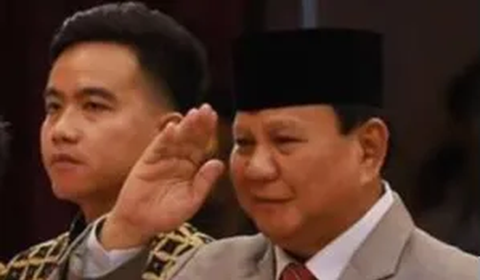 Sosoknya adalah Wali Kota Solo Gibran Rakabuming Raka, mantan Gubernur Jawa Timur Khofifah Indar Parawansa, dan Yusril sendiri.<br>