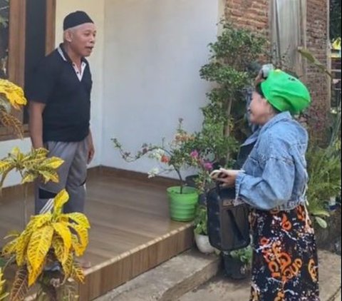 Pura-Pura Jadi Pengamen Bertopeng, Momen Wanita Pulang ke Rumah usai 5 Tahun Merantau di Jepang Ini Bikin Haru