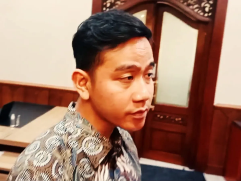 Tak Diundang, Gibran Nonton Pengumuman Mahfud MD Jadi Bacawapres Ganjar Lewat YouTube