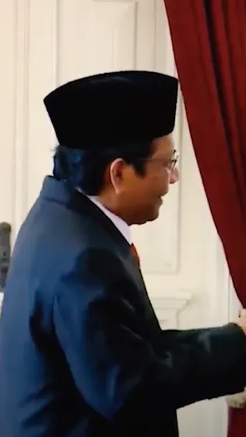 Saat ini, Mahfud MD dipercaya oleh Presiden Joko Widodo untuk mengemban amanah sebagai Menteri Koordinator Bidang Politik Hukum dan Keamanan (Menkopolhukam). Jabatan itu membuatnya menjadi Menkopolhukam pertama dari kalangan sipil.