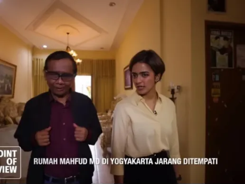 Bikin Melongo, Potret Rumah Sederhana Bakal Cawapres Mahfud MD, di Dalamnya Ada Foto Gusdur