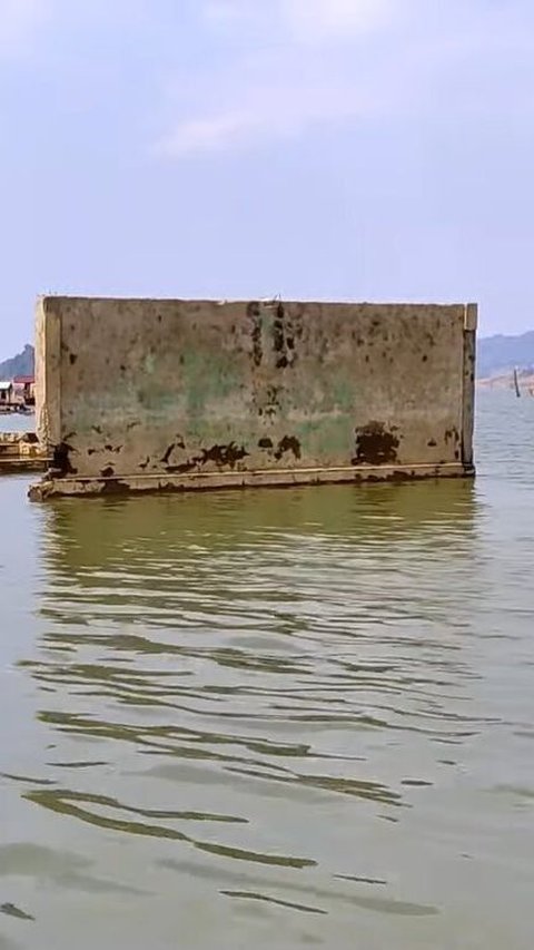 Waduk Jatigede Surut, Bangunan Sekolah Ini Kembali Muncul Setelah Ditenggelamkan