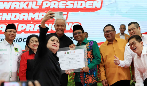 Megawati memuji Mahfud sebagai sosok yang jujur, tampil apa adanya, ideologinya juga tidak perlu diragukan. <br>
