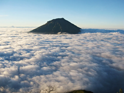 9. Gunung Sumbing, Jawa Tengah