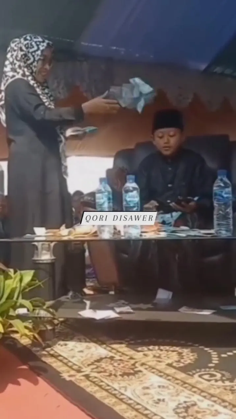 Viral Emak-Emak Sawer Qari Bak Biduan saat Maulid Nabi, Warganet Singgung Penistaan Agama