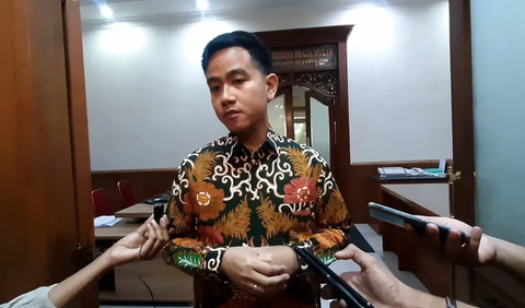 Gibran mengaku mendapatkan kabar jika Erick Thohir membuat SKCK sejak Rabu siang.<br><br>