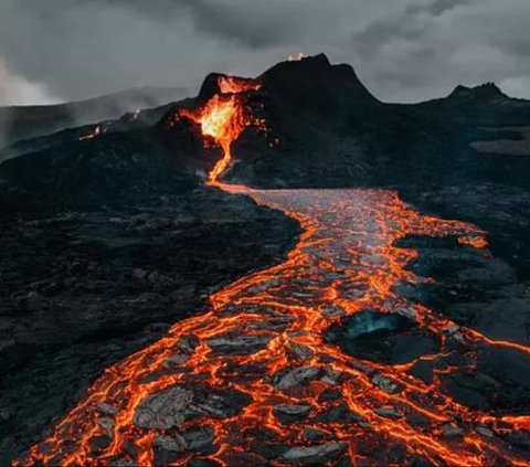 This Volcano Has the Potential to Erupt After Sleeping for 500 Years, Its Impact Could Create a 30-Meter Tsunami and Winter Worldwide