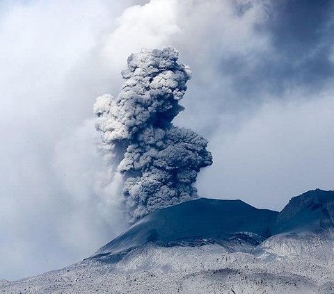 This Volcano Has the Potential to Erupt After Sleeping for 500 Years, Its Impact Could Create a 30-Meter Tsunami and Winter Worldwide