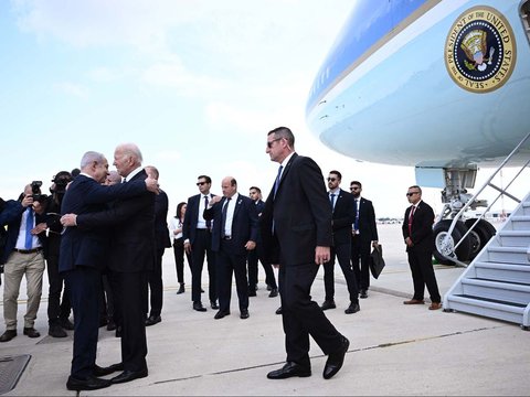 FOTO: Presiden Amerika Serikat Joe Biden Tiba di Israel, Langsung Peluk Erat PM Netanyahu