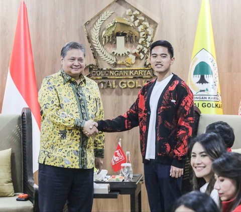 Ketua Umum (Ketum) Partai Solidaritas Indonesia (PSI) Kaesang Pangarep menemui Ketum Partai Golkar Airlangga Hartarto di Gedung DPP Golkar, Jakarta Barat, Rabu (18/10/2023).