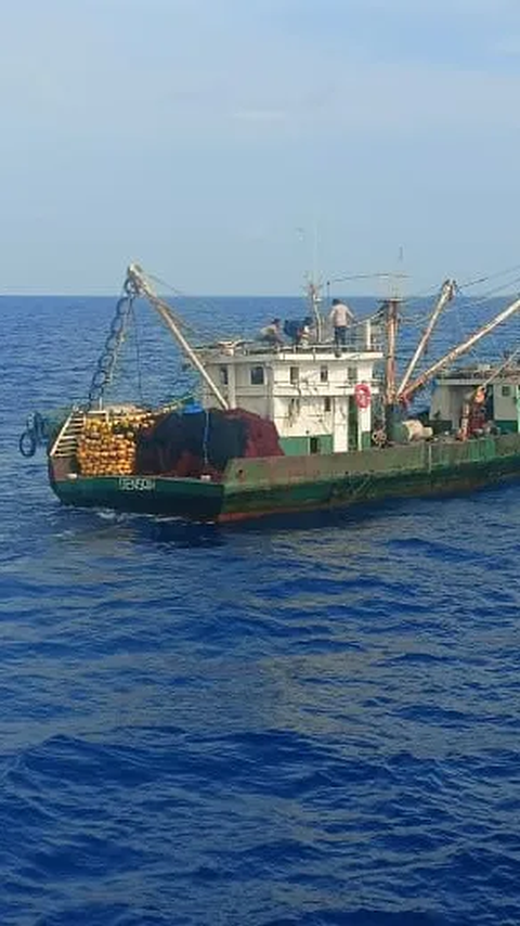 KKP Tangkap Kapal Asing Berbendera Filipina Illegal Fishing di Laut Sulawesi<br>