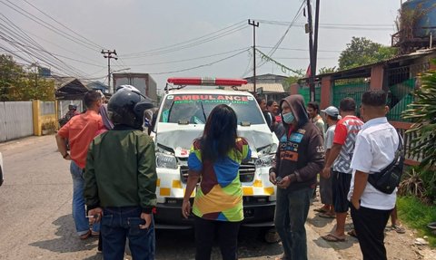 Pasien ODGJ Ngamuk Pukuli Keluarga & Satpol PP, Lalu Bawa Kabur Ambulans yang Ditinggal Sopir
