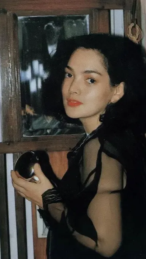Peek at 9 Vintage Photos of Ida Iasha, Dubbed the Most Beautiful Artist of the 80s
