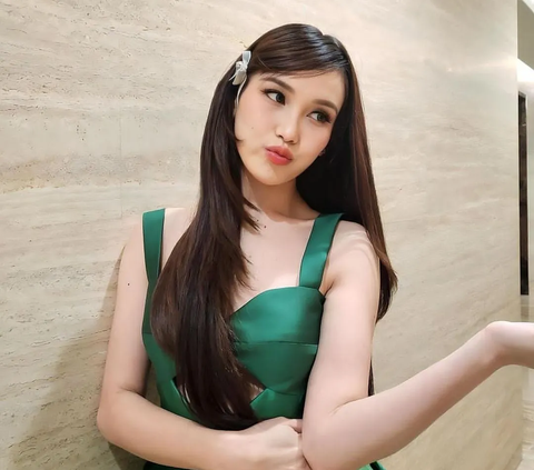 Disebut Jisoo Cabang Depok, Begini Potret Menawan Ayu Ting Ting yang Bikin Melongo