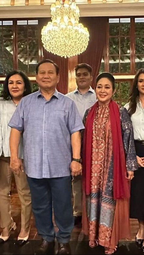 Sweet Abis! Momen Titiek Soeharto Datang ke Ultah Prabowo 'Selamat Ulang Tahun Mas Bowo'