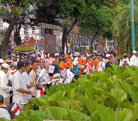 Pendukung AMIN Padati Ruas Jalan Depan KPU: Tak Sabar Antar Anies-Cak Imin Daftar Capres Cawapres