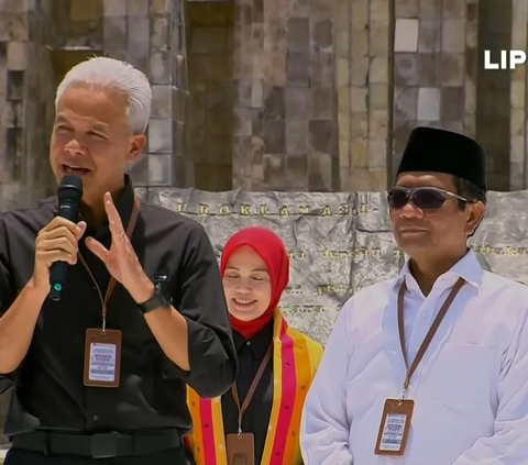 Mahfud: Saya Pakai Baju Putih yang 5 Tahun Lalu Disiapkan Daftar ke KPU