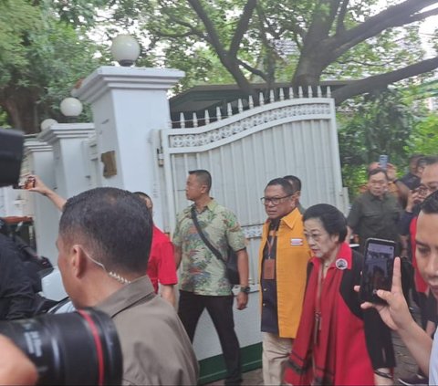 PDIP Respons Relawan Anies Teriak AMIN Presiden di Depan Rumah Megawati