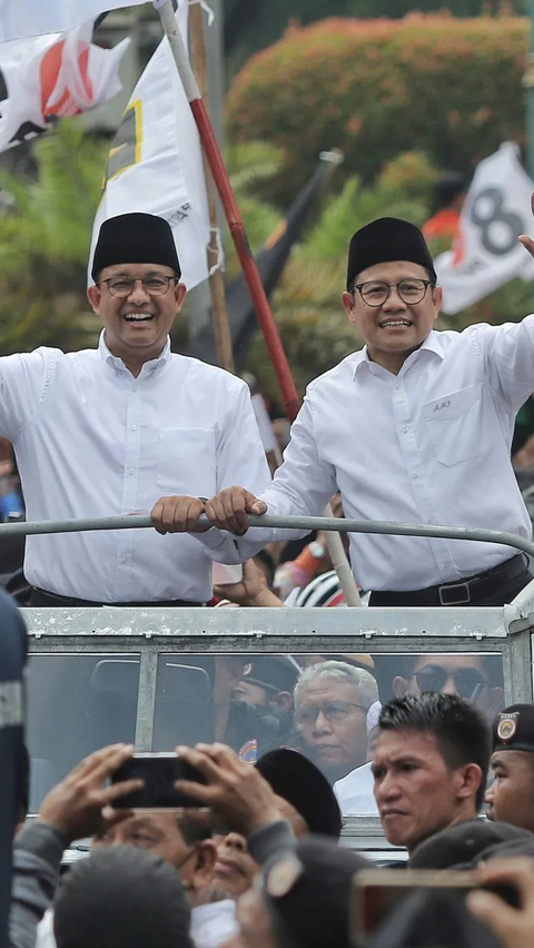 Respons Sekjen PDIP Saat Iring-Iringan Anies-Cak Imin Bersorak AMIN Presiden di Depan Kediaman Megawati