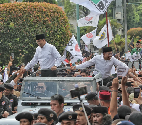 Secretary General of PDIP's Response During Anies-Cak Imin's Convoy Cheering AMIN President in Front of Megawati's Residence