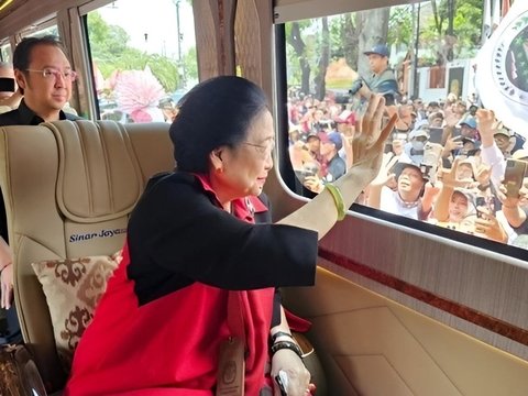 Potret Mewahnya Interior Bus yang Digunakan Megawati Antarkan Ganjar-Mahfud ke KPU