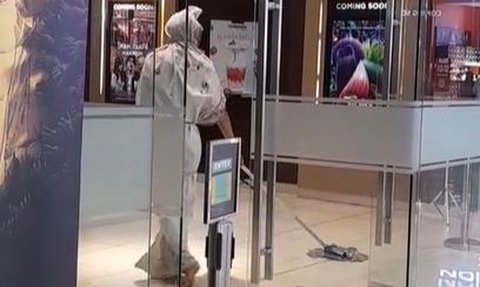 Viral Video Penampakan Mirip Pocong di Bioskop, Sempat Bikin Seram Namun Ngakak saat Lakukan Ini