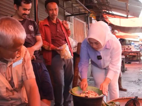 Momen Mudik ke Garut, Teh Shanty Belanja Sayuran ke Pasar yang Tidak Ada di Jakarta